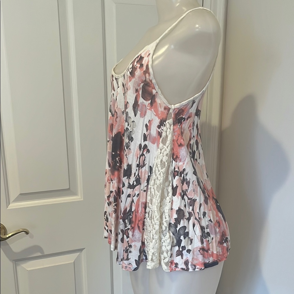 Kimchi Blue Asymmetrical Pink and Black Camisole size Small - Picture 4 of 9